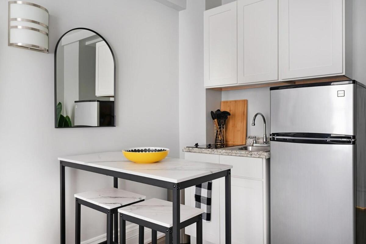 73-1204 New Uws Doorman Gym Apartment