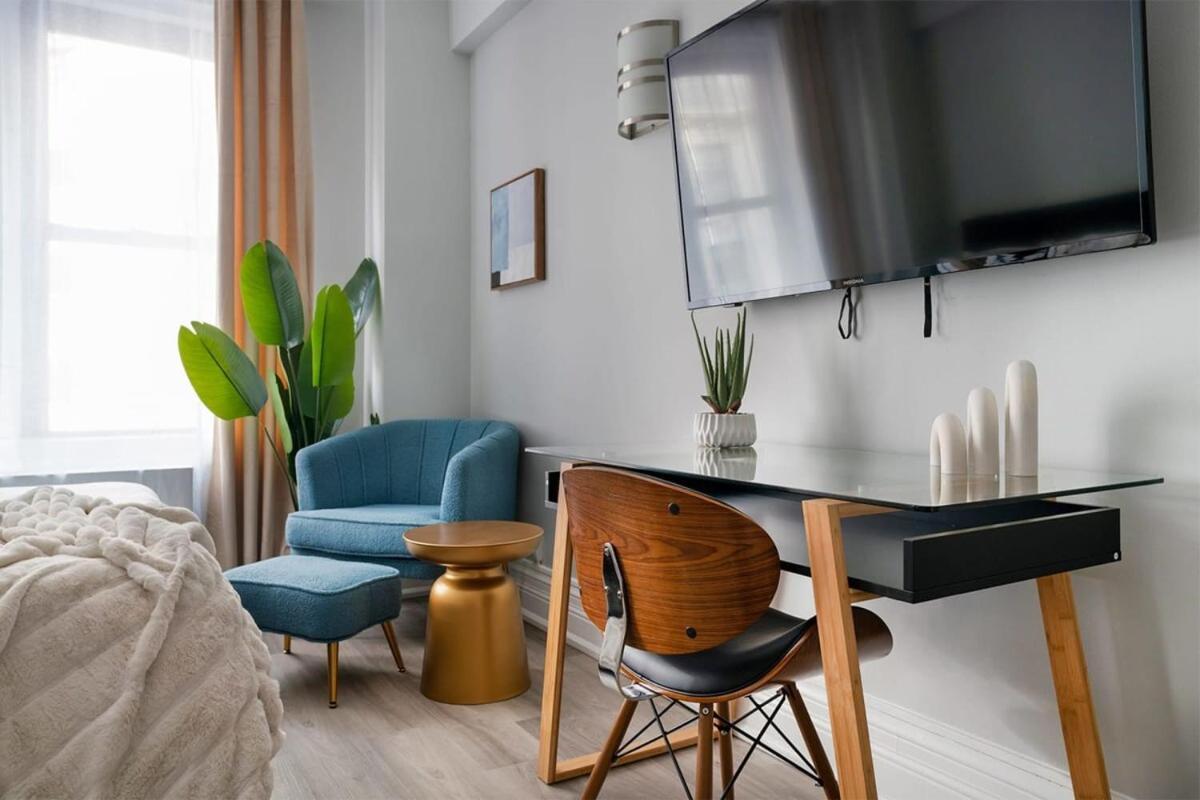 73-1204 New Uws Doorman Gym Apartment New York
